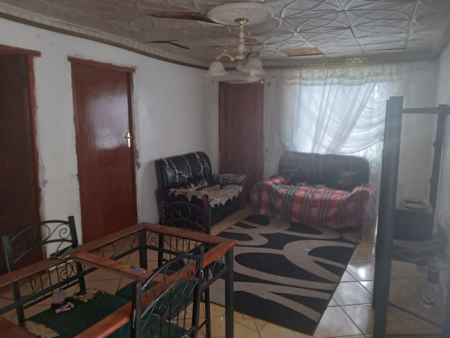 2 Bedroom Property for Sale in Kwa Nobuhle Eastern Cape